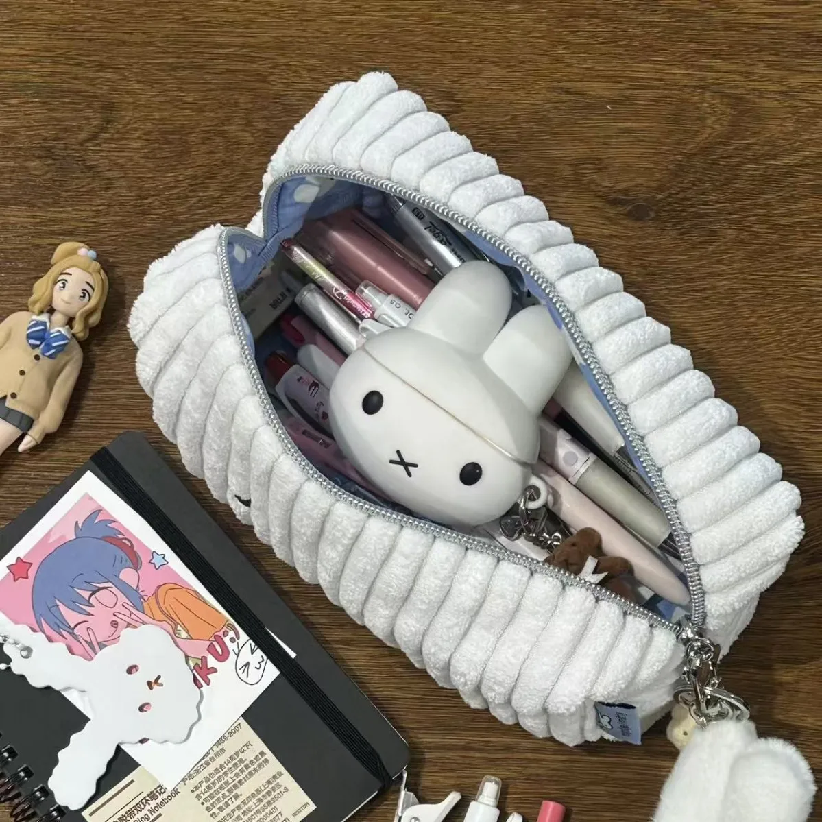 Trousse à stylos en velours cô - Stationery Supplier avis et prix